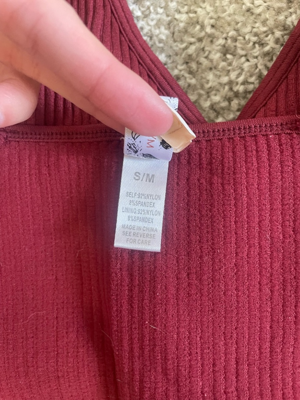 Ribbed V-Neck Crop Tank Top - Burgundy - Picture 4 of 4